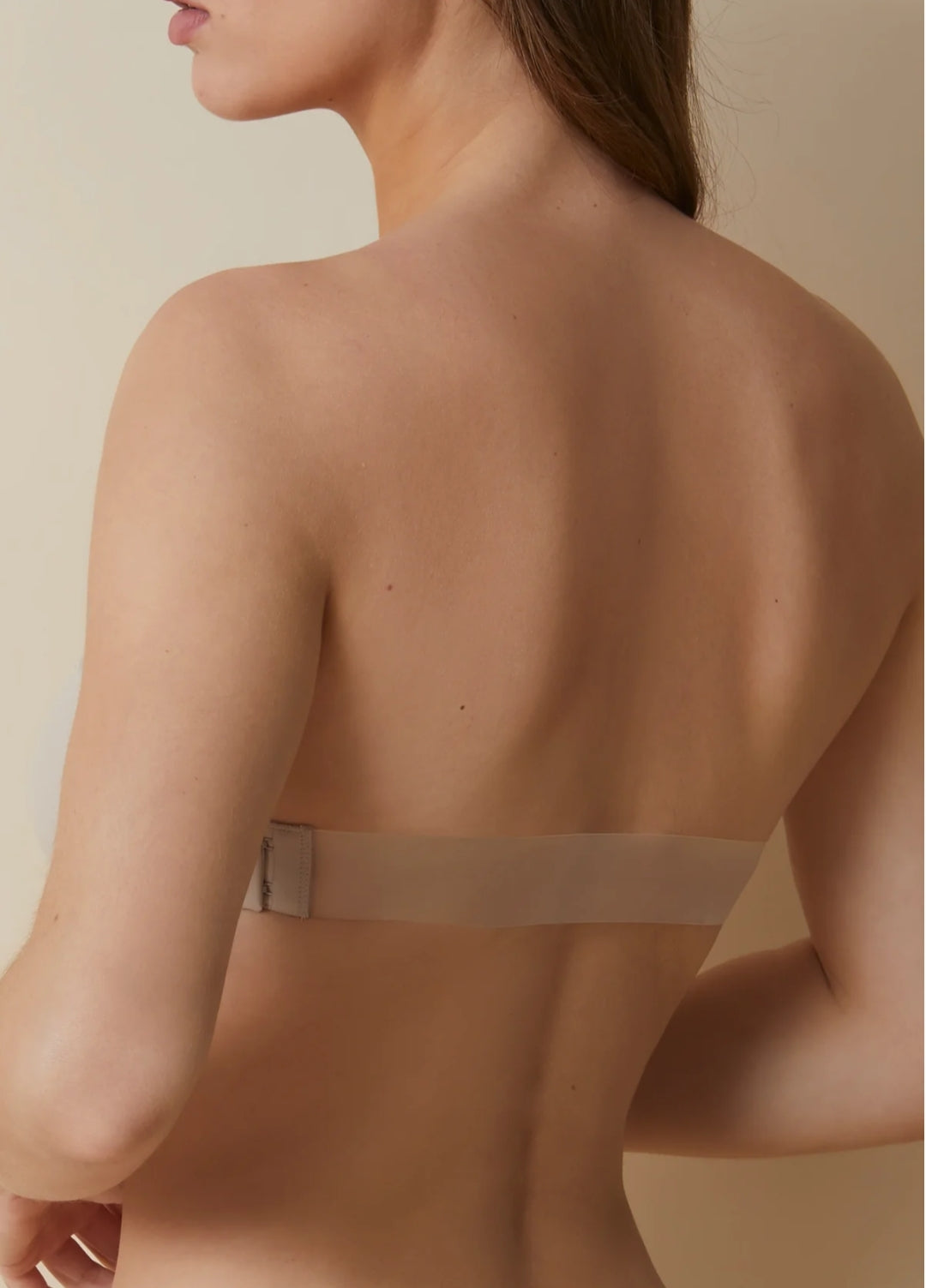 Reggiseno senza bretelle con fascia trasparente dietro in coppa C - Selene Magdalena - Nudo - Vista Posteriore