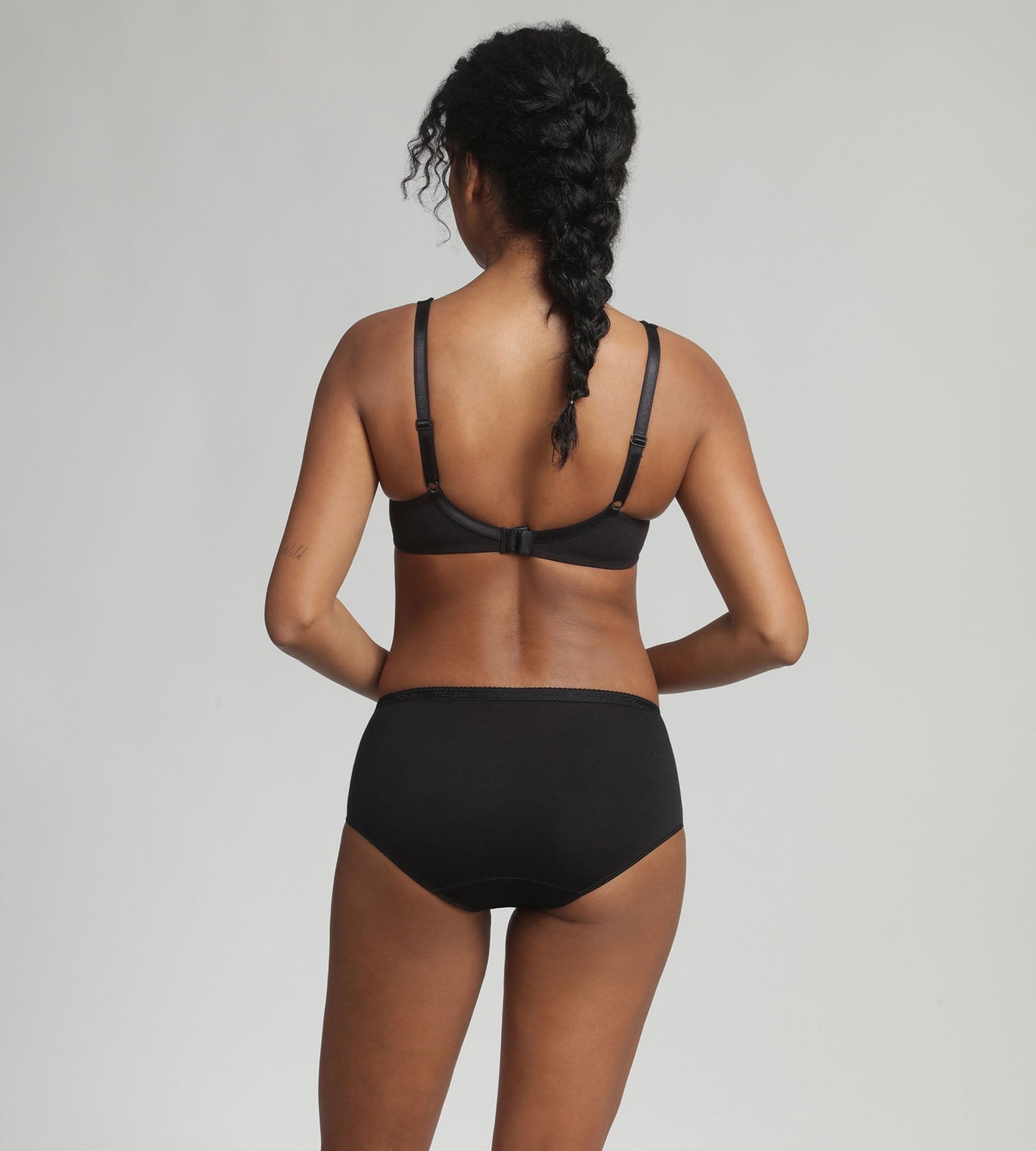 Reggiseno Senza Ferretto Playtex Cotton Support 6695 – Filo di Scozia Criss Cross | Bianco e Nero