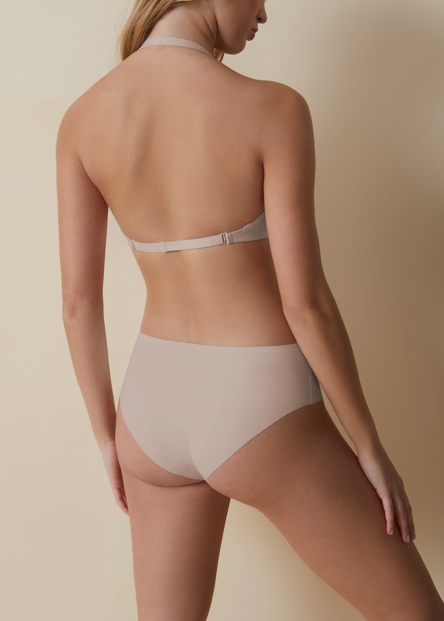 Reggiseno Multiposizione Selene – Schiena Scoperta, Invisibile, Coppa C